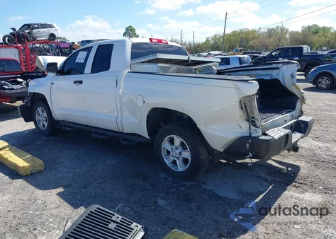 2019 Toyota Tundra Sr 5.7L V8 z USA, uszkodzony, nr VIN 5TFUY5F19KX801138